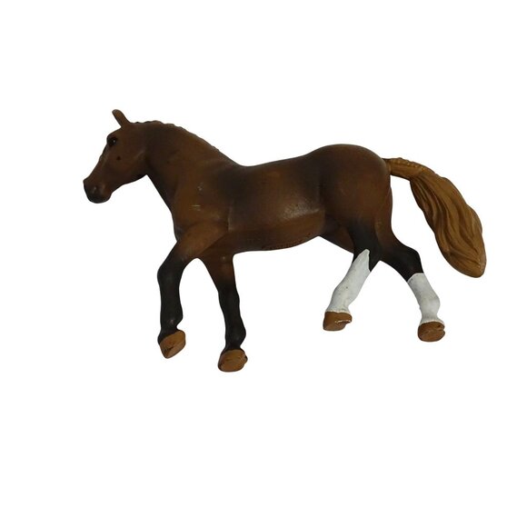 Schleich Brown Peruvian Paso Mare Horse Figure Collectible Toy 2022 4 inch tall - Picture 3 of 8
